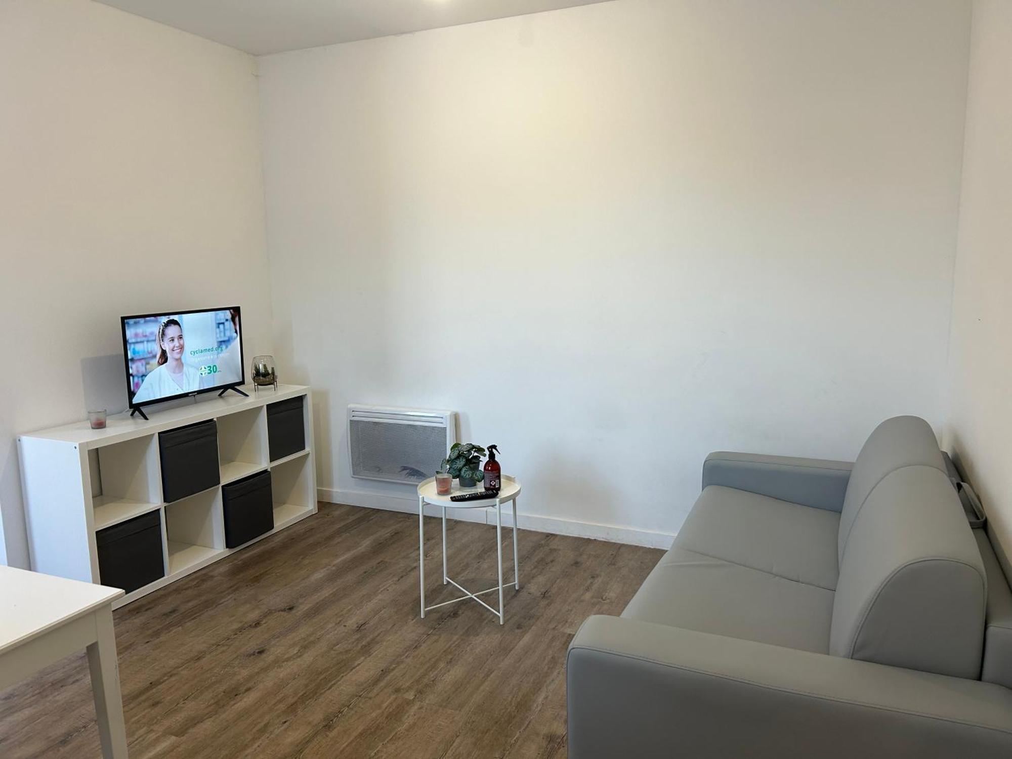 Superbe Studio Meuble Avec Parking Maubeuge Exterior foto